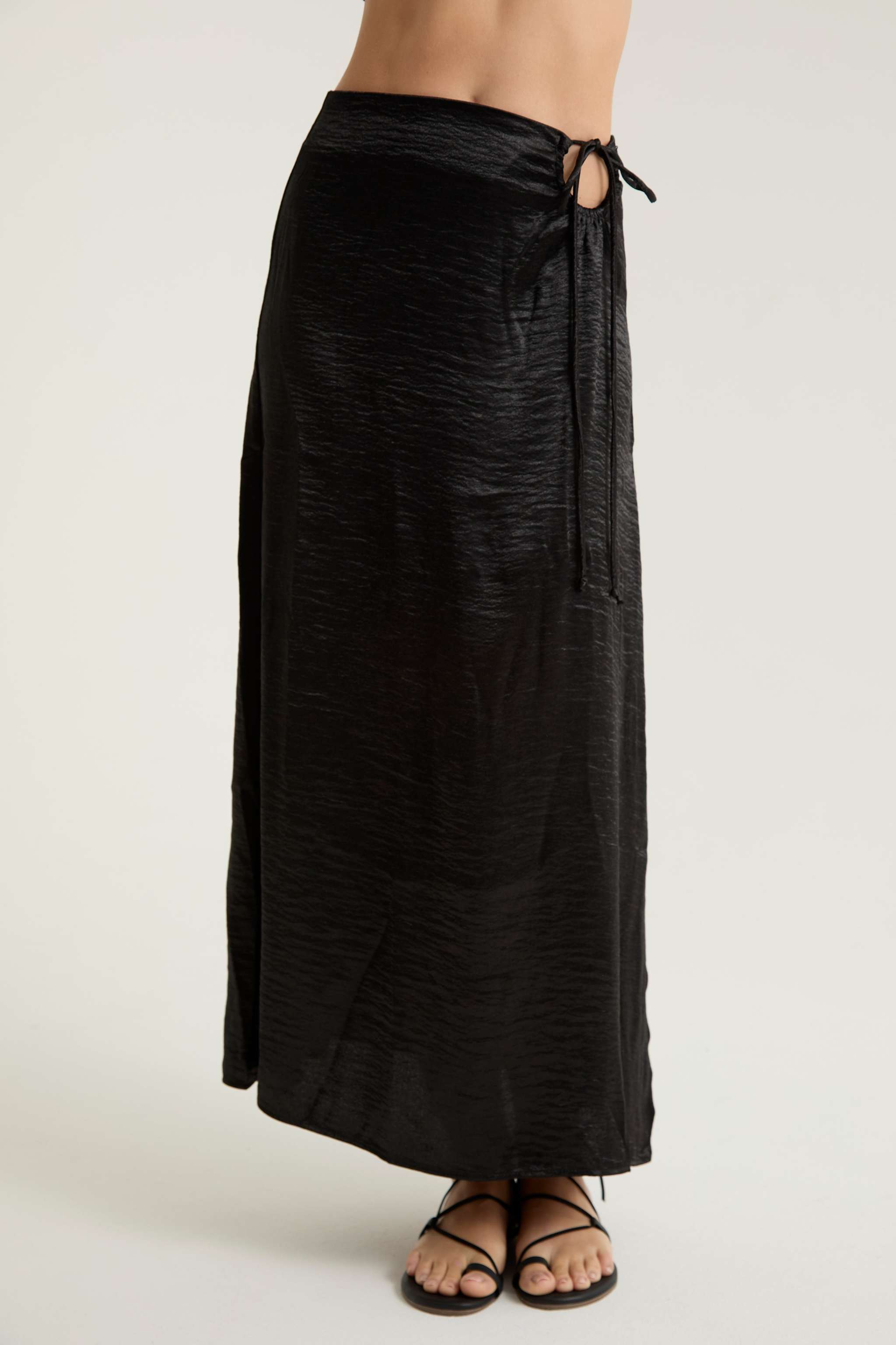 Cecily Skirt                                                         .