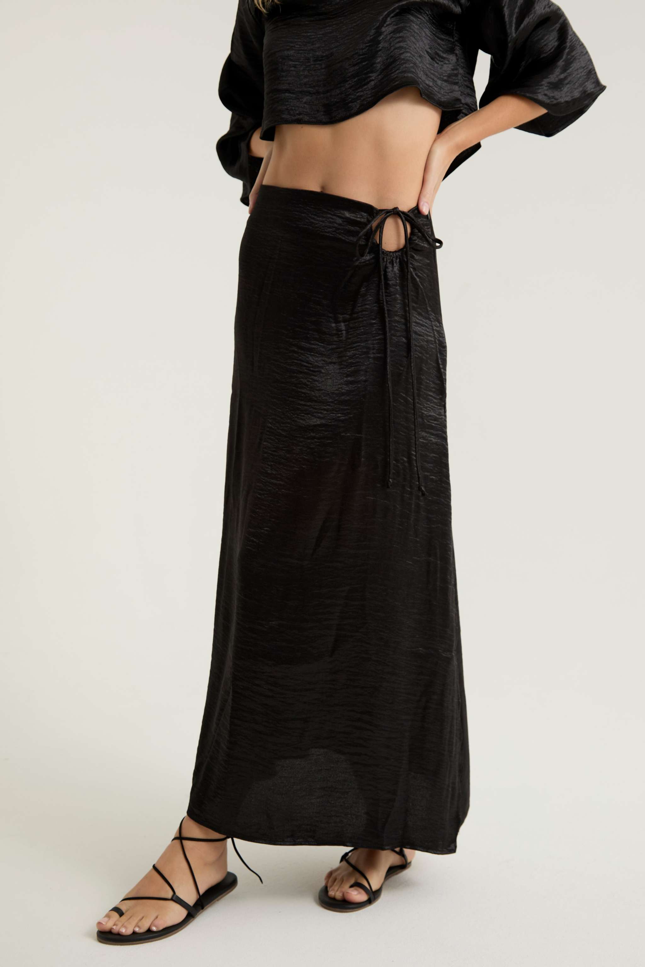 Cecily Skirt                                                         .